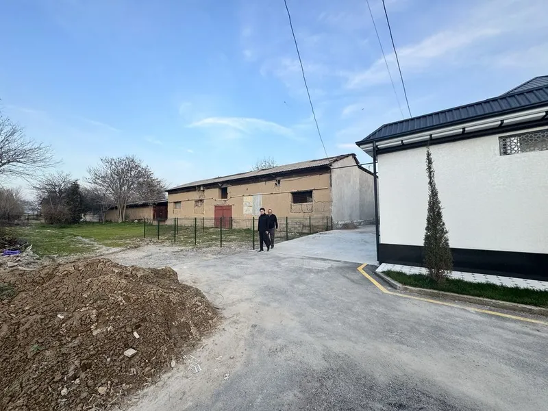 Nazarbek Mevazor mahallada 8 sotix korobka uchastka