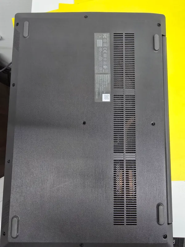 Ноутбук Lenovo V15 IGL почти новый 3