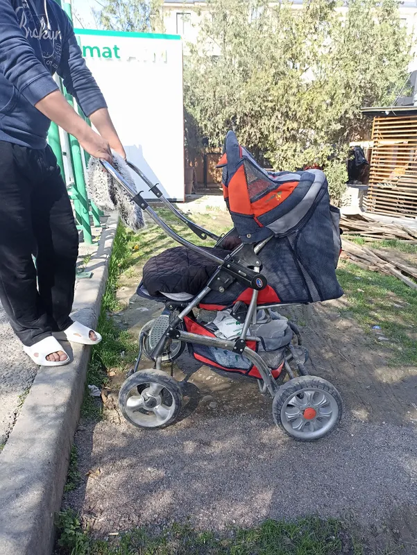 A’lo holatdagi bolalar aravachasi 1