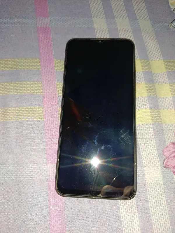 Oppo 17 K/A sotiladi 4/64 xotirasi aybi yoq 3