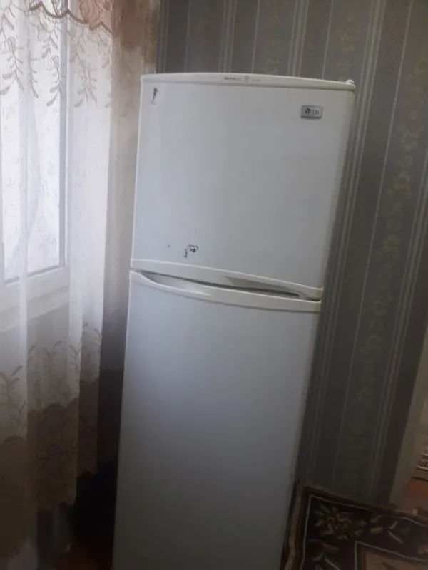 Холодильник продается бу оочень хорошим состояния 1