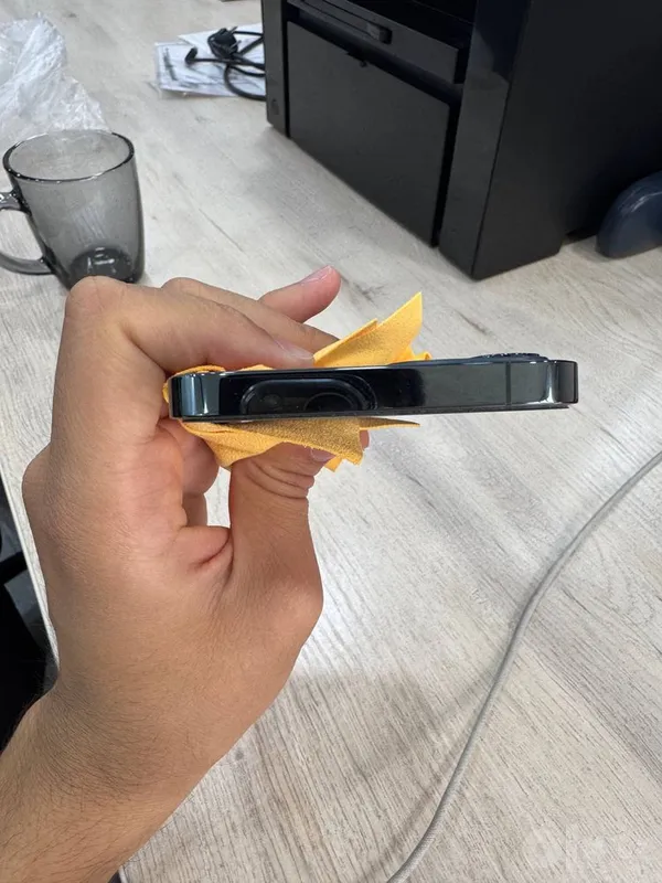 iPhone 12 Pro. 6 iPhone 12 Pro. 6