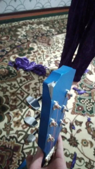 gitara satiladi dawisi zor 1 gitara satiladi dawisi zor 1