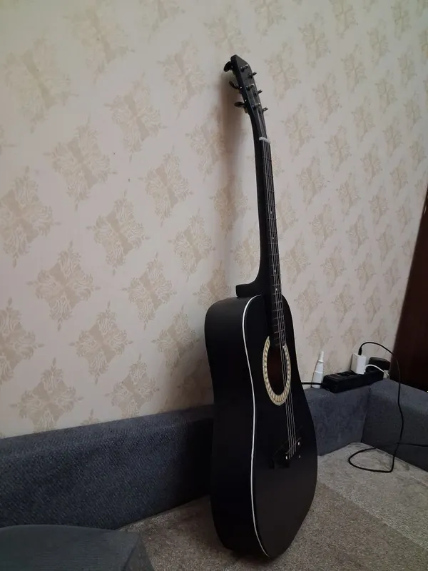 Продаётся классическая гитара. 2