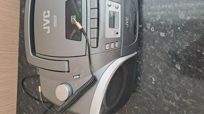 Магнитафон в отличном состоянии JVC 4 Магнитафон в отличном состоянии JVC 4