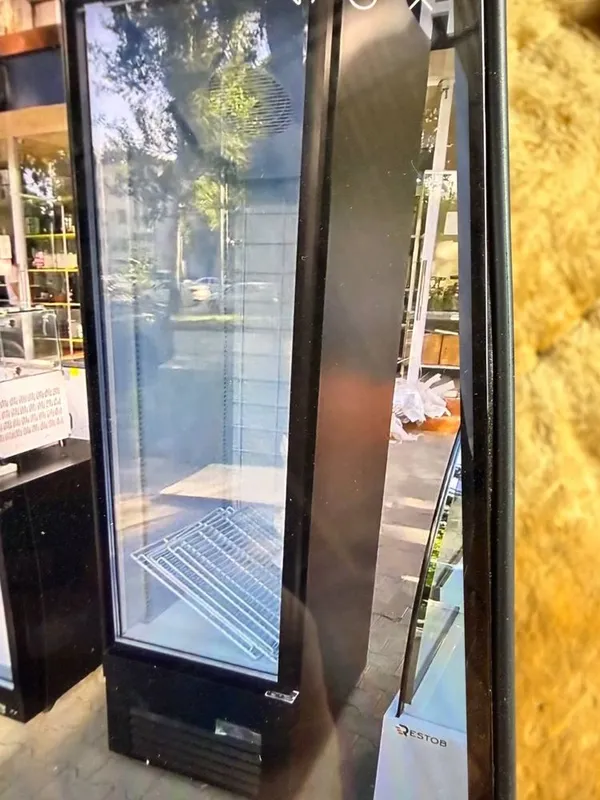 Vitrina xoldilnik витрина холодилник гушт учун торт учун — фото 3