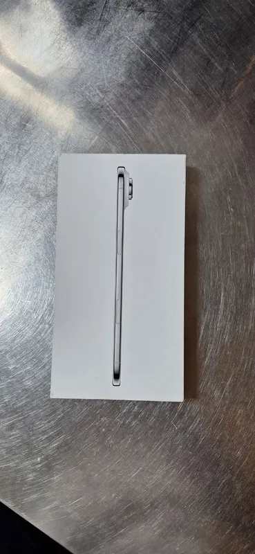 Iphone 17 air white 1 Iphone 17 air white 1