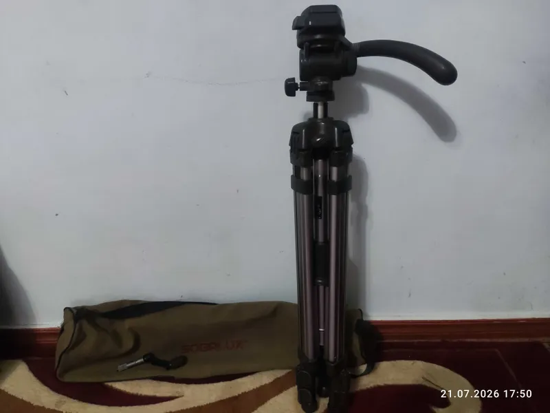 Штатив Sogalux Продам 3