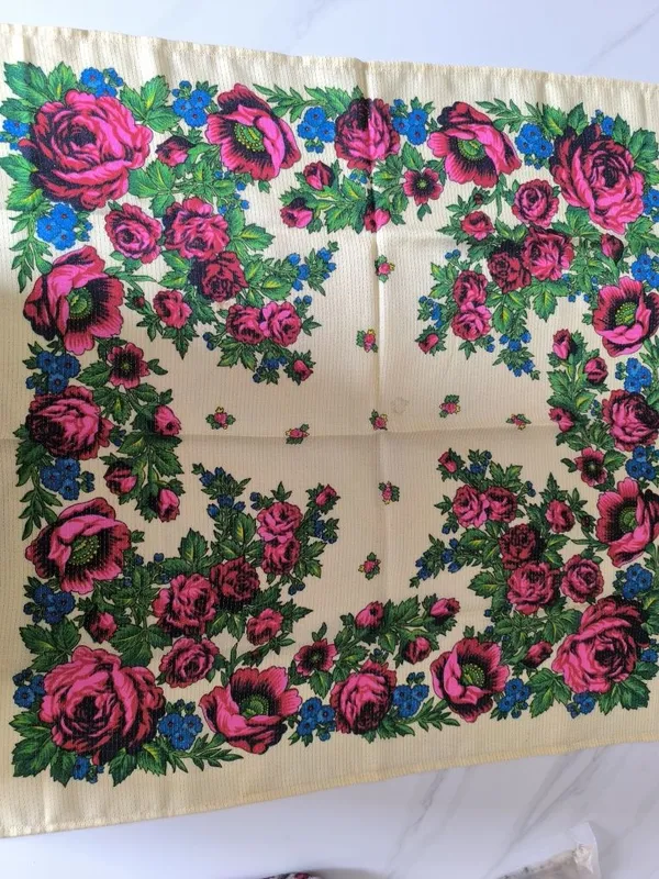 Платки женские , новые 5