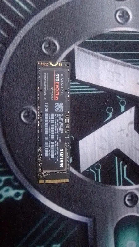 SSD Samsung NVMe M.2 2 SSD Samsung NVMe M.2 2