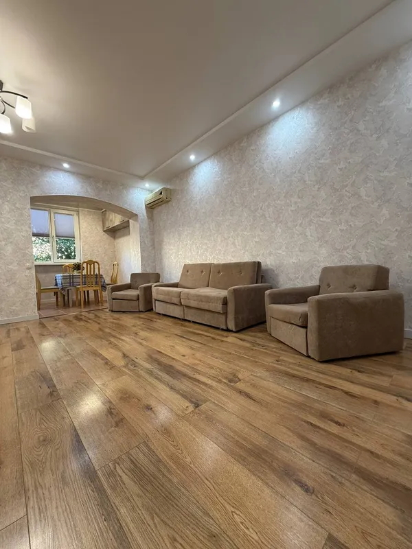 Продаётся 3-комнатная квартира (77-серия), 70 м², 3/4, Мирзо-Улугбекский район 3