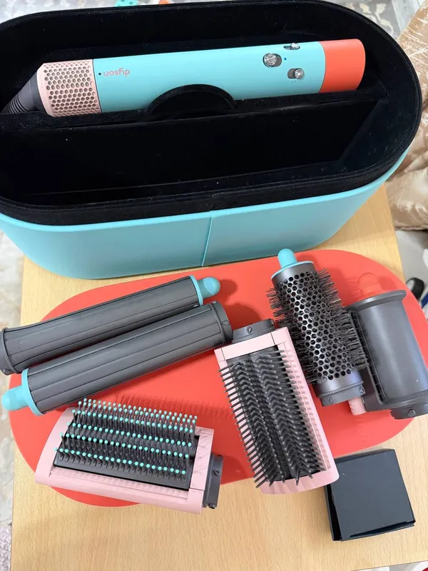 Мультистайлер Dyson HS08 Tiffany Edition.