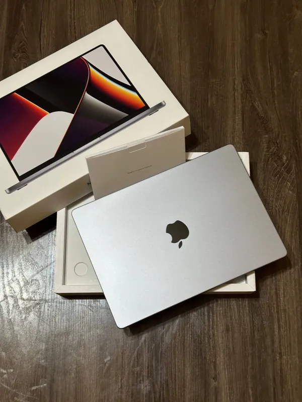 Macbook pro M1 pro 16/512 Macbook pro M1 pro 16/512