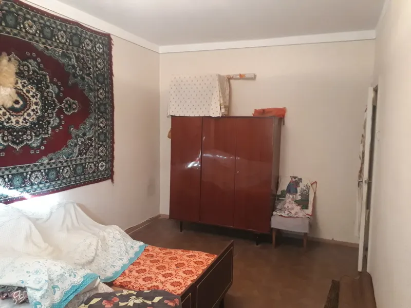 Продаётся просторная трёхкомнатная квартира — фото 2