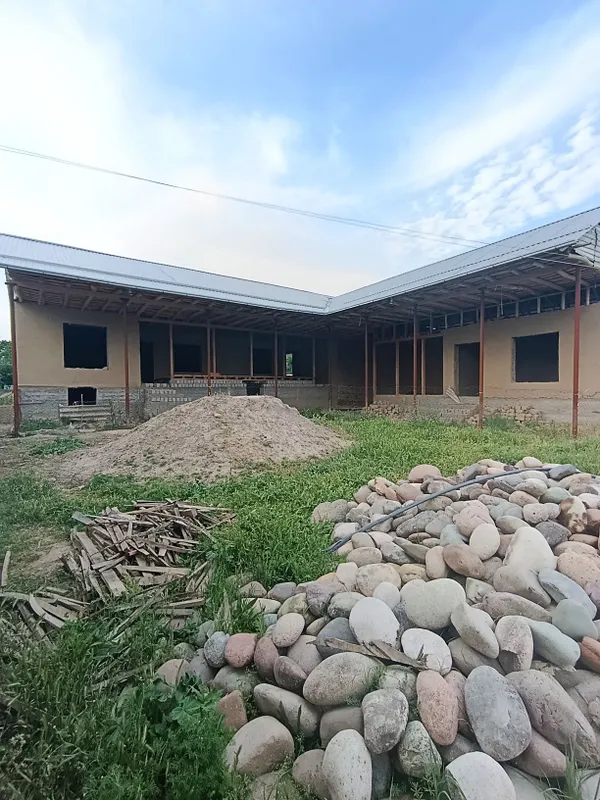 Uy sotiladi Manzil Parkent tumani Samsarakda 6