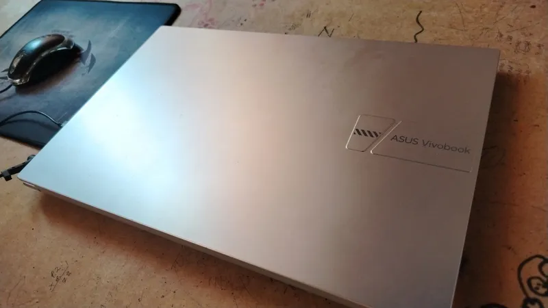 Asus Vivobook 15 (Core i5 12th Gen) 1 Asus Vivobook 15 (Core i5 12th Gen) 1