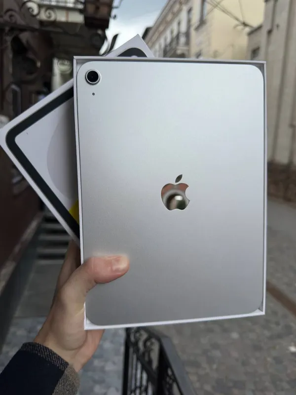 iPad A16 Silver 128GB WiFi 99% 1 iPad A16 Silver 128GB WiFi 99% 1