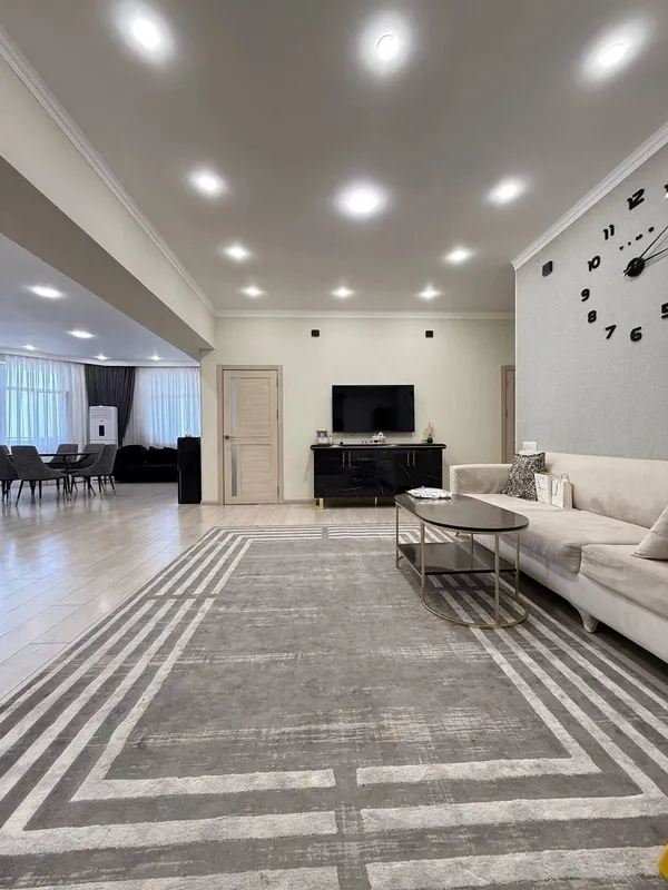 5 xonali kvartira, 160 m2, Mirzo Ulug'bek 1