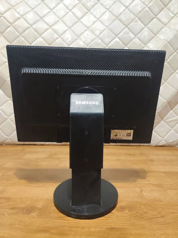 Монитор 24" Samsung SyncMaster 245B (1920x1200) 4 Монитор 24" Samsung SyncMaster 245B (1920x1200) 4