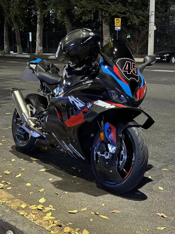 BMW M1000RR 2023 2