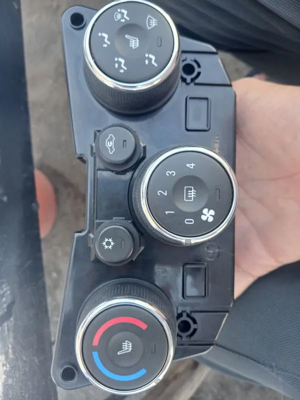 Kobalt kondior A/C knopka 1