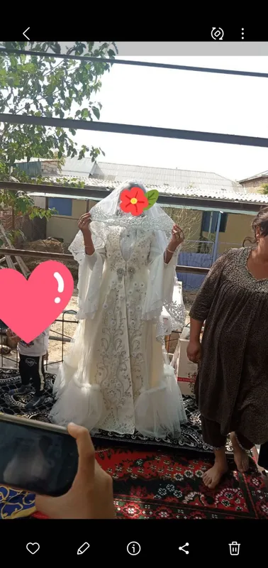 ansambil 1 marta kiyilgan yangi kamplekt sotiladi ansambil 1 marta kiyilgan yangi kamplekt sotiladi