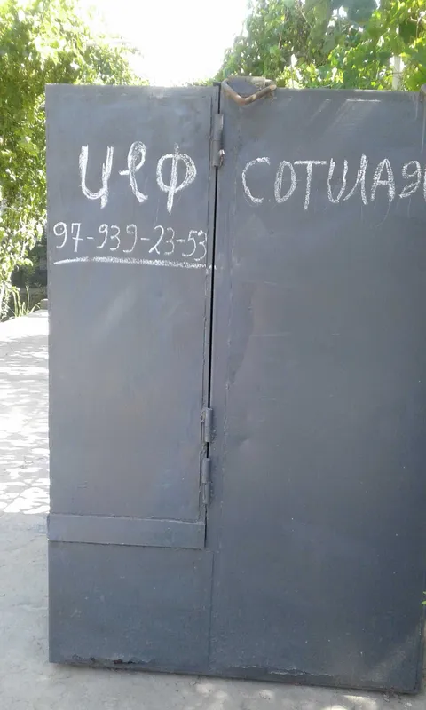 Katta seyf o'lcham 180x120 xar hil hojalik narsalari uchun, metal 3
