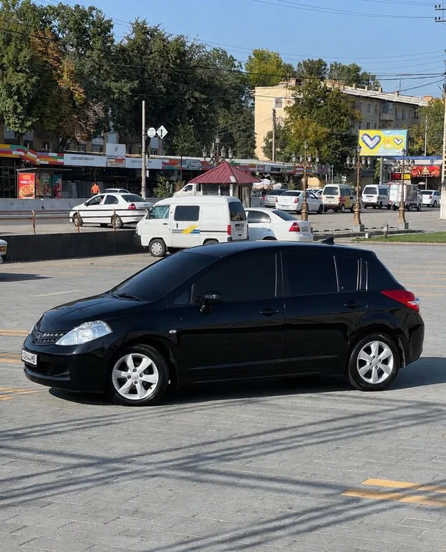 Nissan Tiida срочно продаётся, есть гендоверенность, состояние отличное, рестайлинг, наличный расчёт 3 Nissan Tiida срочно продаётся, есть гендоверенность, состояние отличное, рестайлинг, наличный расчёт 3