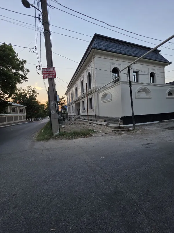 Срочно продаётся гостинся Центр Лунчарский 1000м2