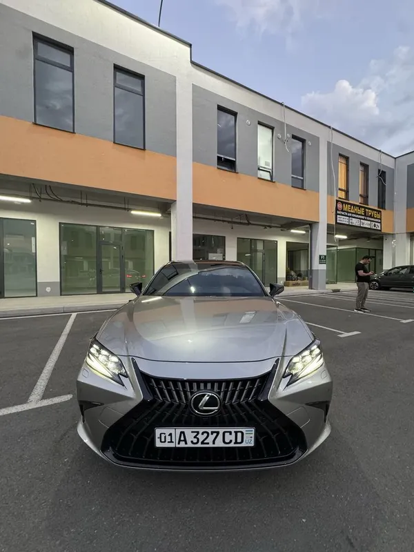 Lexus ES300 Premium Klass 2025 Model 2 Lexus ES300 Premium Klass 2025 Model 2