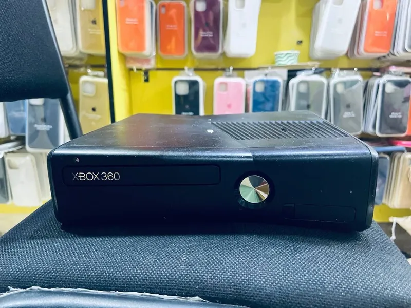 Xbox 360 S 1TB sotiladi 5