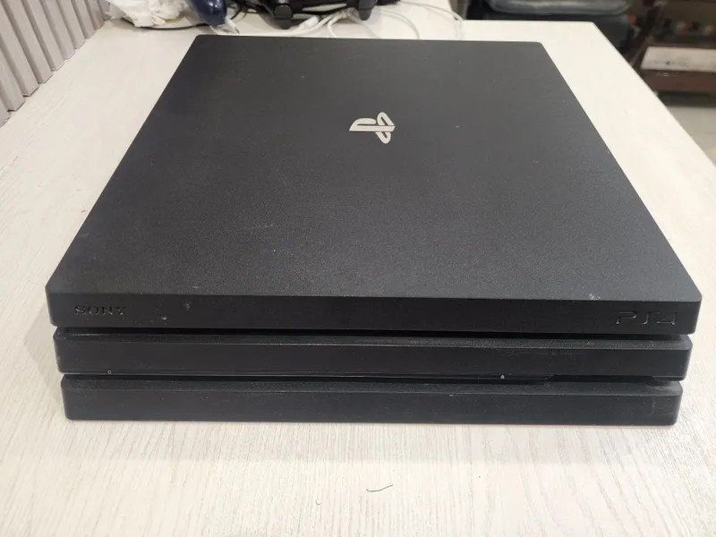 Playstation 4 Pro 1TB — фото 2