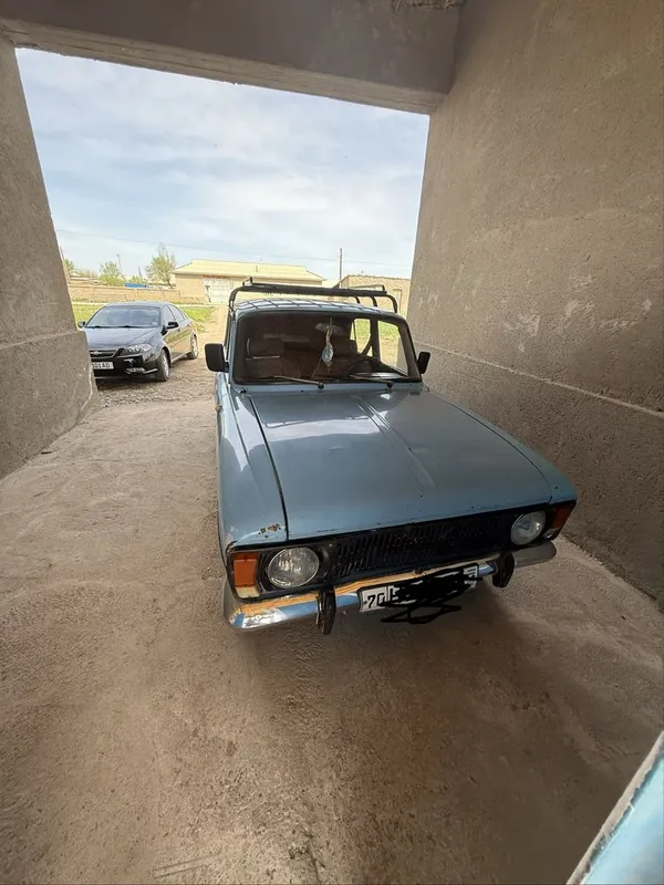 Moskvich 412 sotiladi holati alo darajada.hamma hujjatlari br