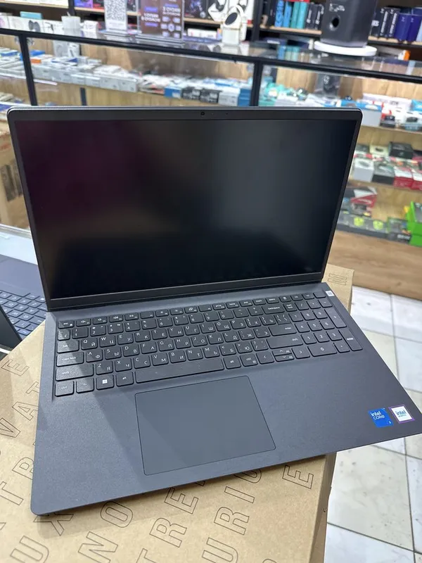 Dell Core 3 100/8gb/512gb/15.6 fhd ips