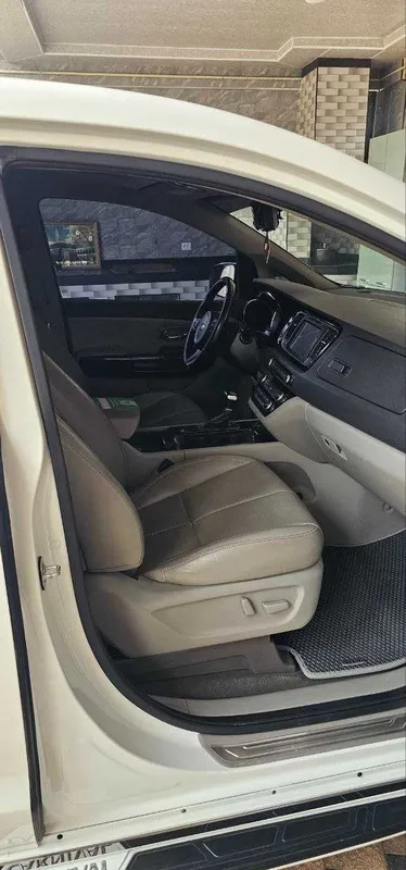 Автомашина Karnival 4 6 Автомашина Karnival 4 6