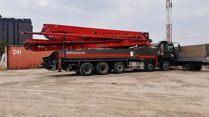 Srochna sotiladi Avtobetonasos KCP Hyundai 55 metr — фото 1