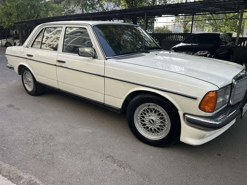 срочно W123 Classic e230 4 срочно W123 Classic e230 4