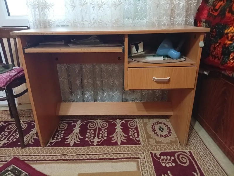 Оффисный + компьютерный стол 1