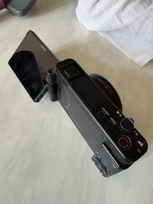 Bloggerlar uchun Sony ZV-1 kamerasini sotaman 2 Bloggerlar uchun Sony ZV-1 kamerasini sotaman 2