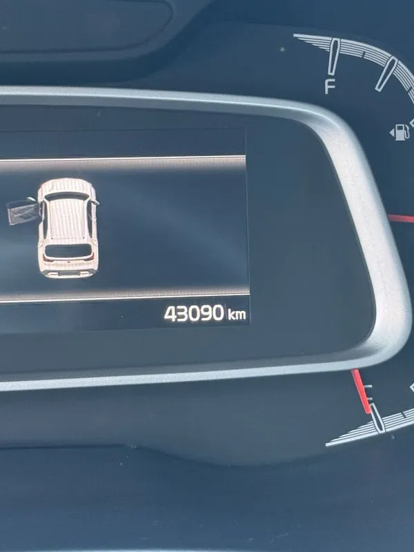 Kia sonet yili 2025 kraska tozzza 43.000km yurgan 5