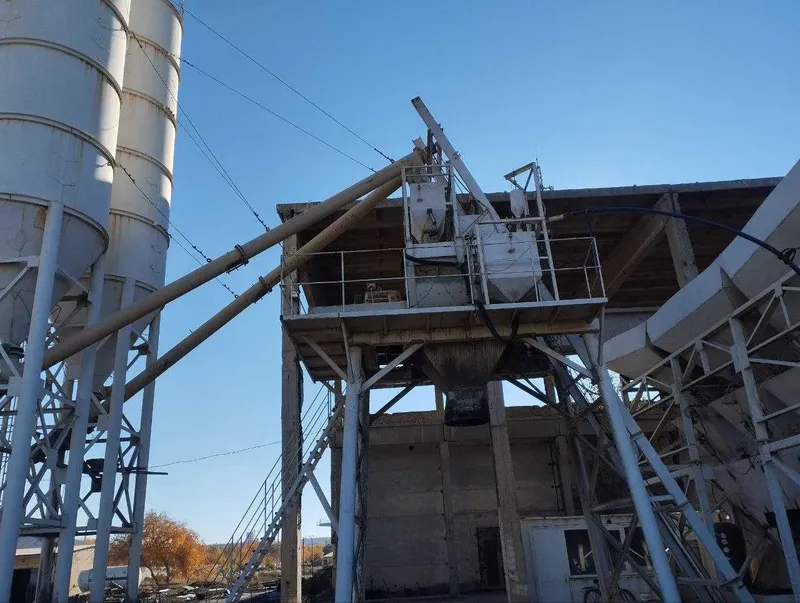 Beton ishlab chiqarish stanogi sotiladi