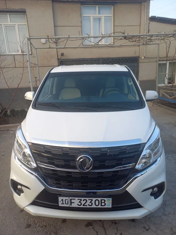 Продаётся автомобиль донг фенг