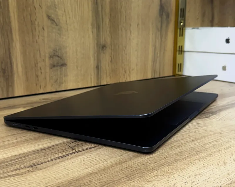 macbook air m3 15 inch 6