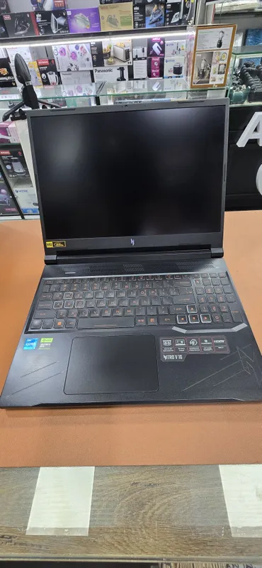 Acer Nitro V 16 (ANV16-71) 1