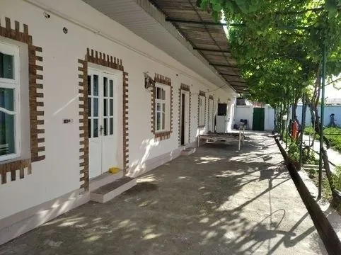Uy sotiladi yer narxida