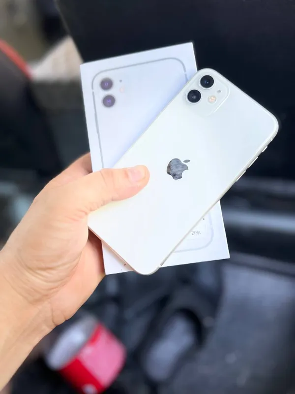 Продаётся iPhone 11, состояние идеальное, коробка не вскрыта, документы есть 1 Продаётся iPhone 11, состояние идеальное, коробка не вскрыта, документы есть 1