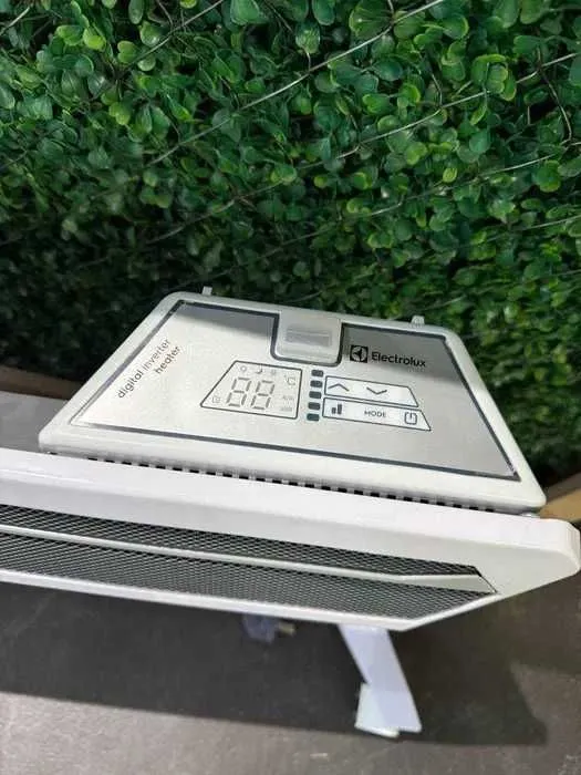 Конвекторный обогреватель Electrolux ECH/RI-2000 E (INVERTER) — фото 1