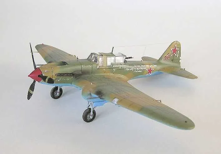 Сборная модель самолета Ил-2 М (ТОКО, 1:72) — фото 2
