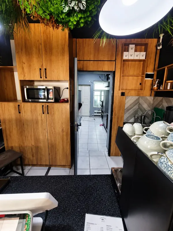 Remax Эльвина | Кофейня в аренду в центре 40кв.м на первой линии ! 3