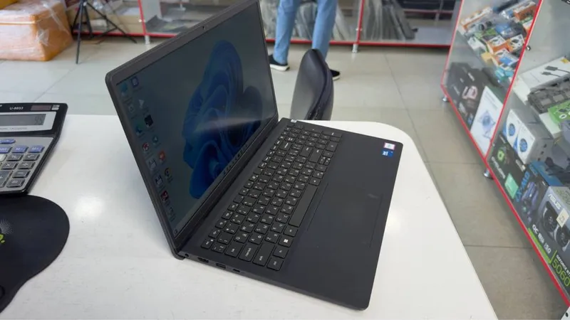 Dell core i3-14 avlod DDR5 8/512GB ssd holati ideal — фото 3